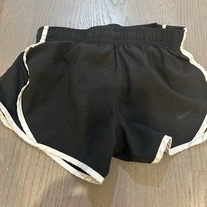 Nike girl shorts black size xs